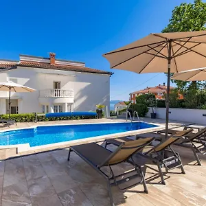 Garden With Pool Apartment Opatija